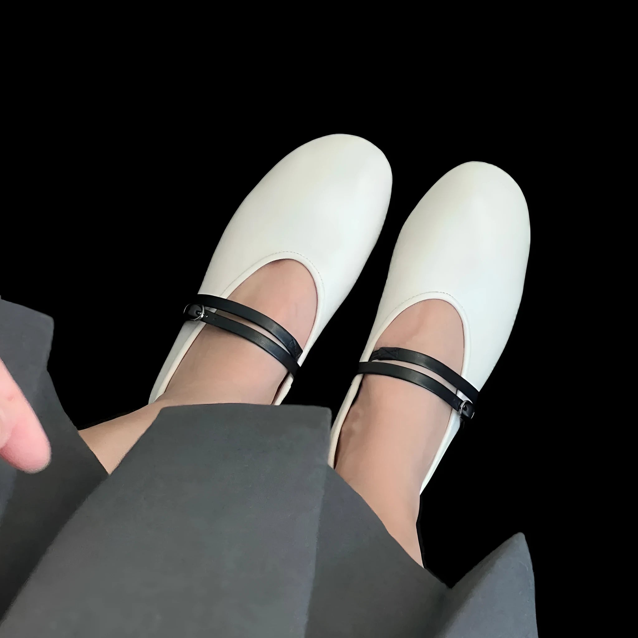 Soft retro round toe Mary Jane flat shoes in black sheepskin leather with buckle closure and low heel