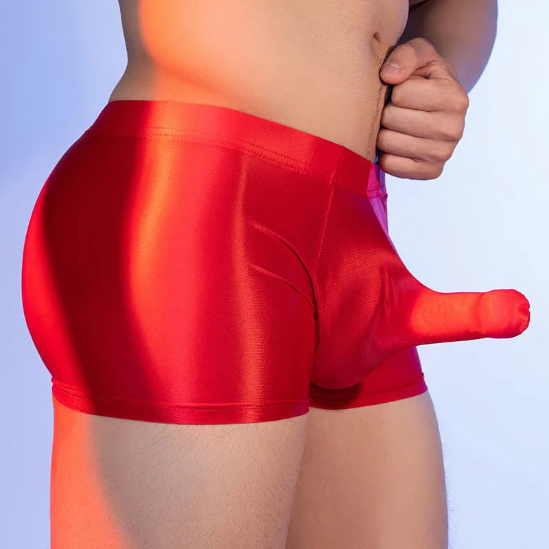 Men's seamless boxer shorts in red nylon fabric with a mid-waist fit.