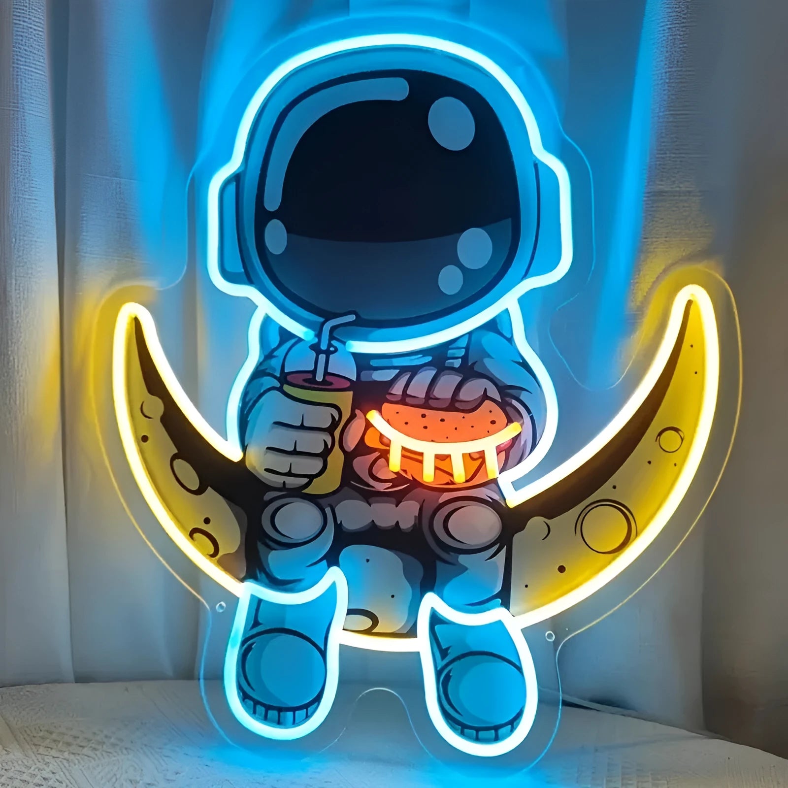 USB-powered wall-mounted astronaut neon light in blue or cold white lemon yellow, dimensions 30cm by 35cm