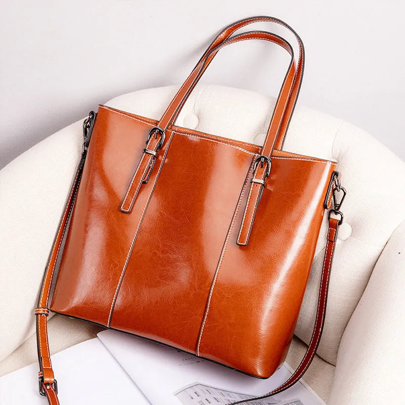 Genuine leather women's retro shoulder bag in brown with multiple compartments and detachable straps