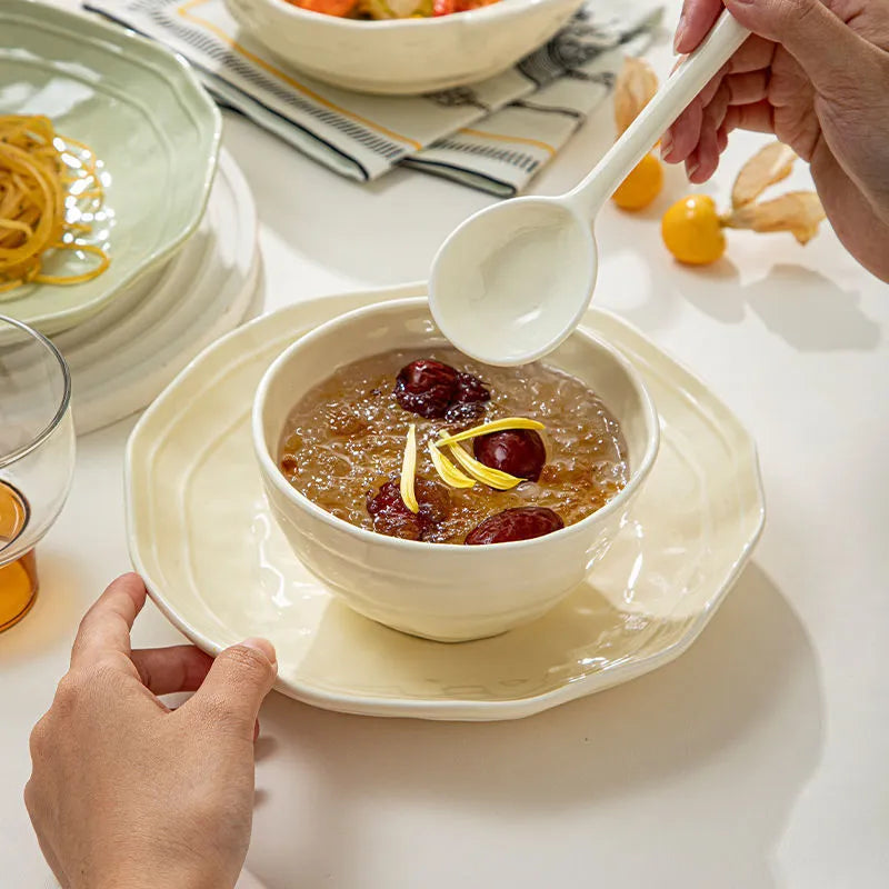 Seven-piece solid colour ceramic tableware set with matching dishes in gift box