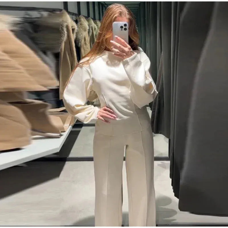 Women's polyester fleece trouser suit with long sleeve O-neck top and wide leg trousers