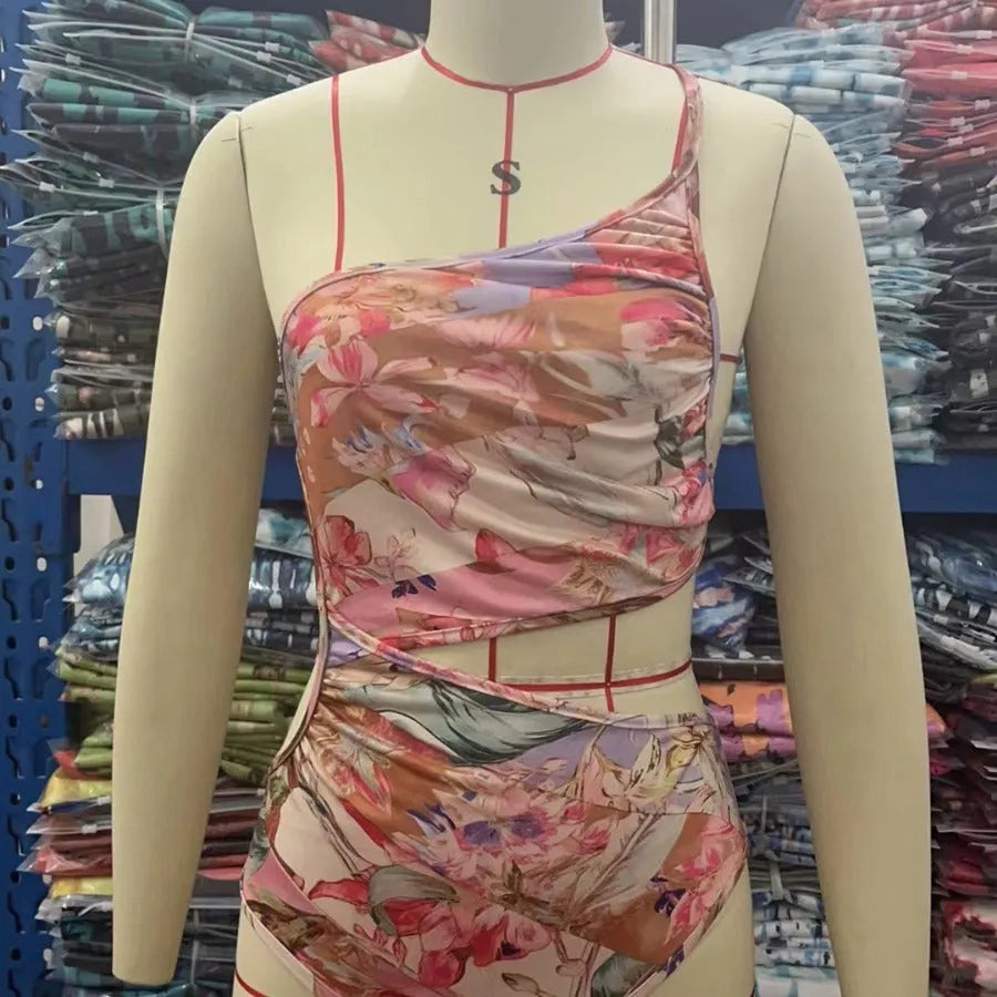 Rose gold floral pattern women's one-piece swimsuit for summer swimming