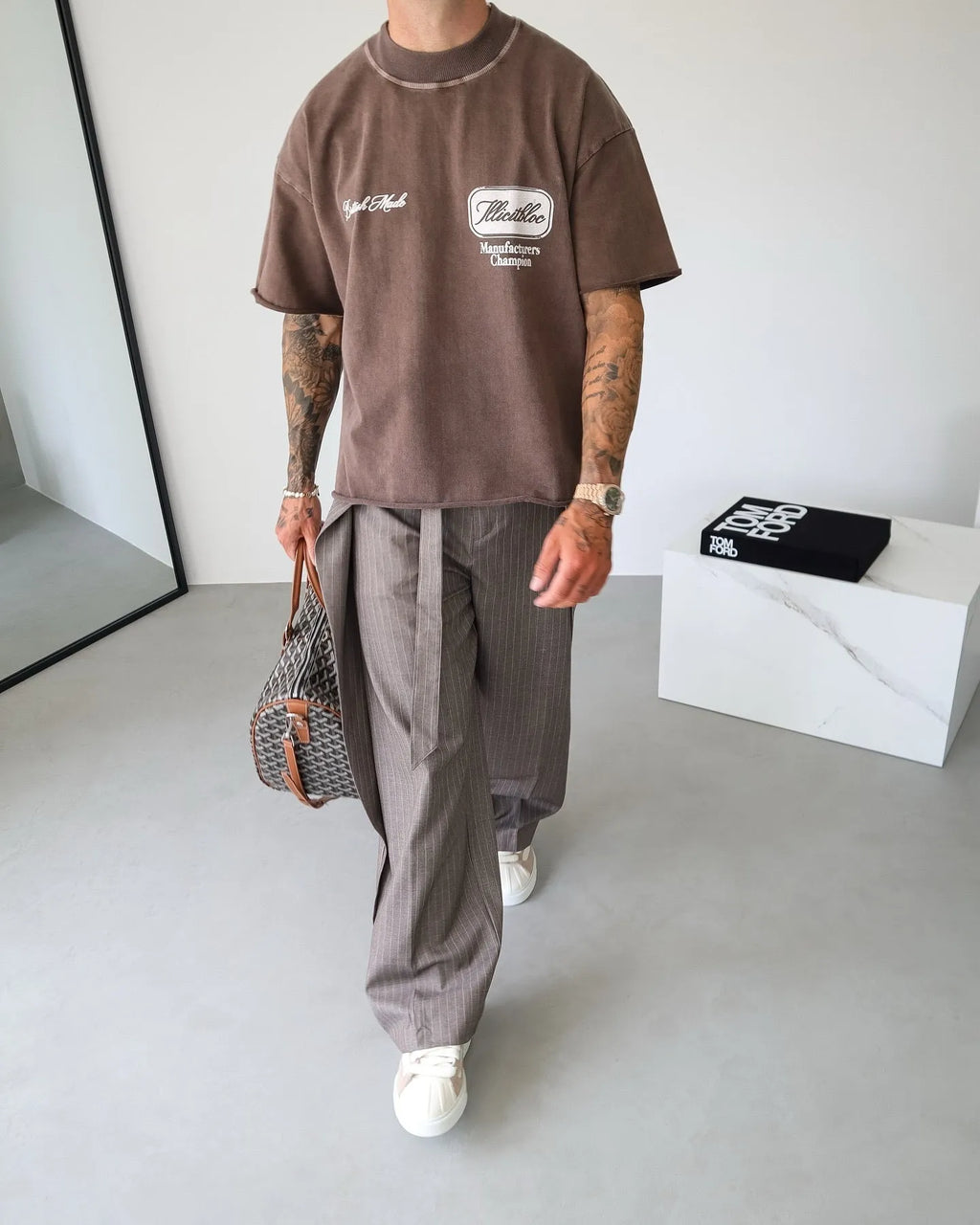 Men's casual striped lace-up polyester trousers in regular fit, front view.