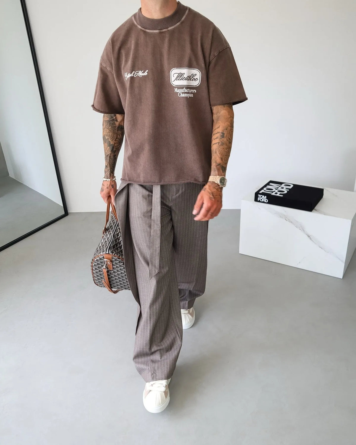 Men's casual striped lace-up polyester trousers in regular fit, front view.