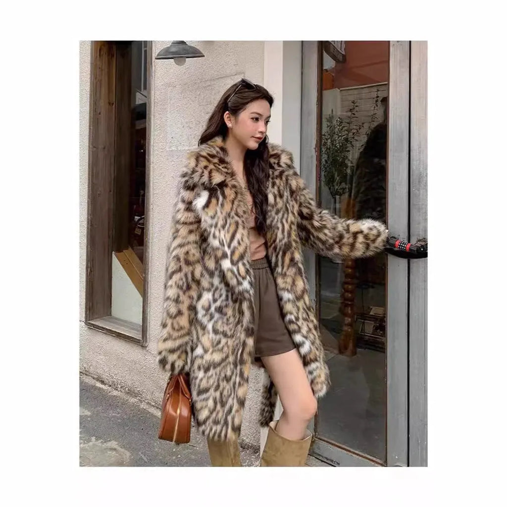 Street fashion faux fur coat with fur collar and pockets in artificial fur fabric
