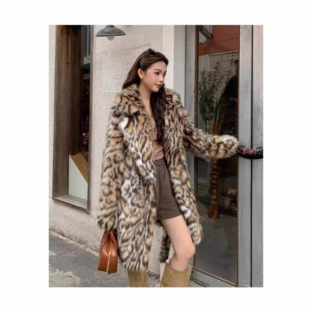Street fashion faux fur coat with fur collar and pockets in artificial fur fabric