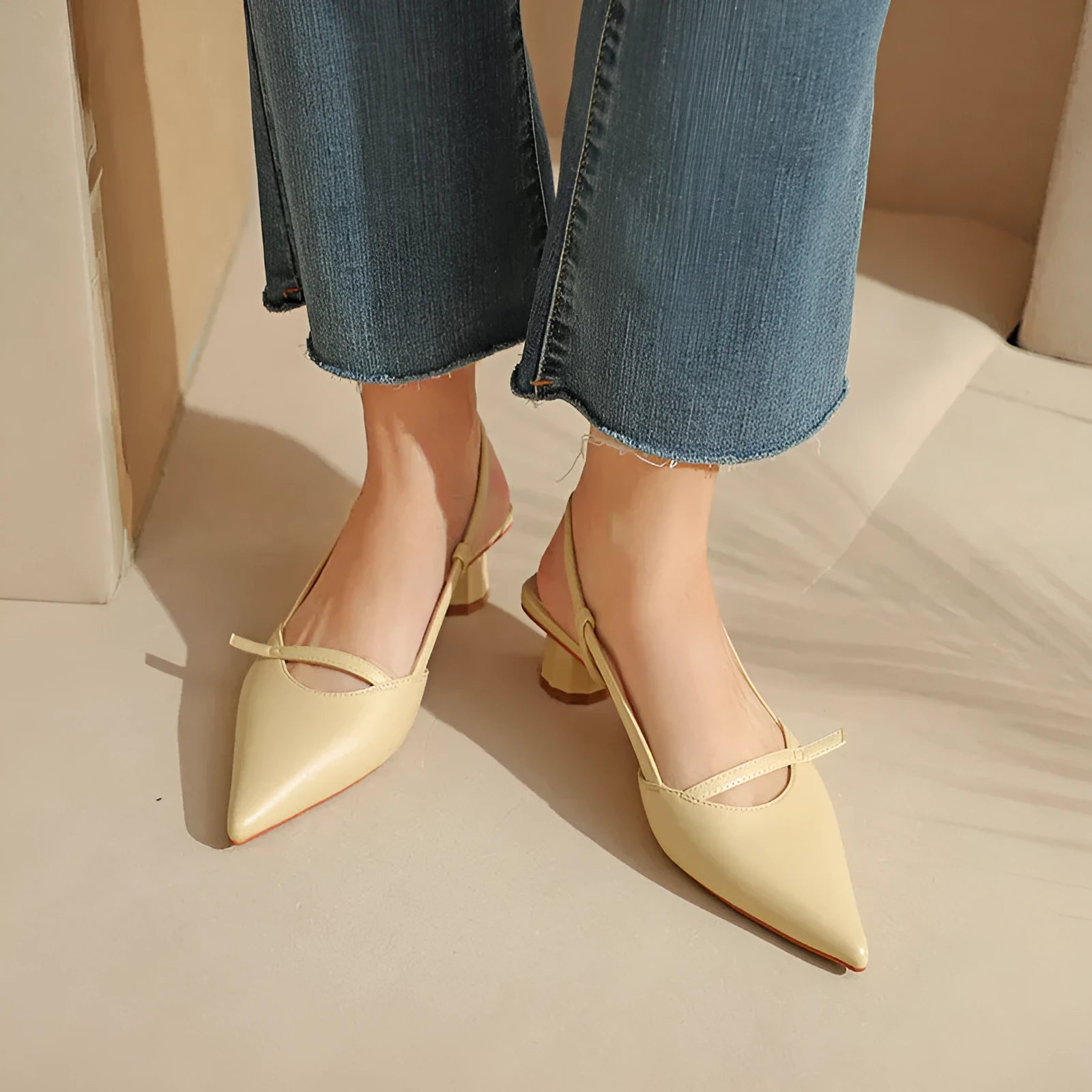 Women's chunky heel pointed sandals in beige with leather-look stitching and rubber sole