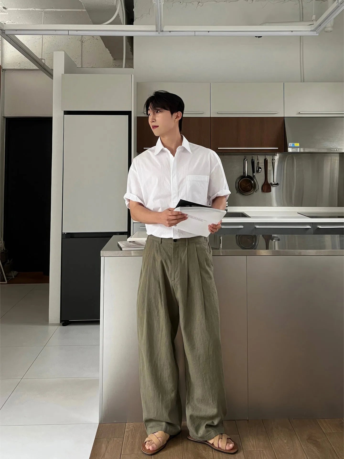 Army green men's leisure trousers with drawstring waist in Japanese style