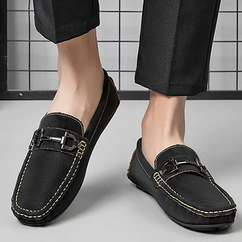 Men's beige lace-up casual shoes with a round toe and rubber sole, made from cowhide leather.
