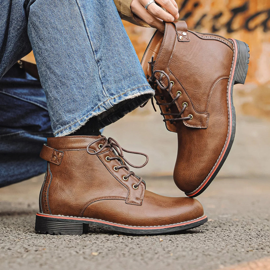Men's retro lace-up Western boots in brown with embossed artificial PU upper and horseshoe heel
