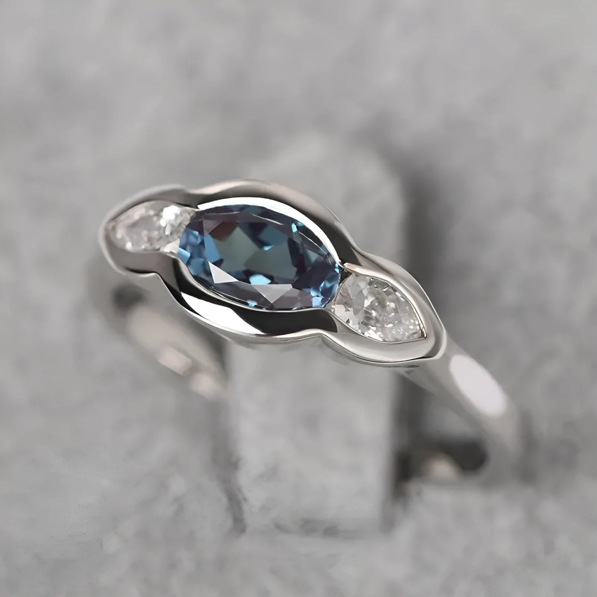 Geometric ellipse ring with zircon in white gold finish for women, size No 8