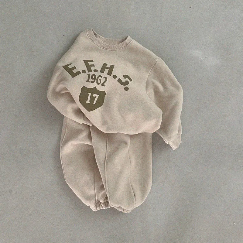 Boys and girls letter print cotton fleece sweater two-piece set in brown with pullover top and trousers