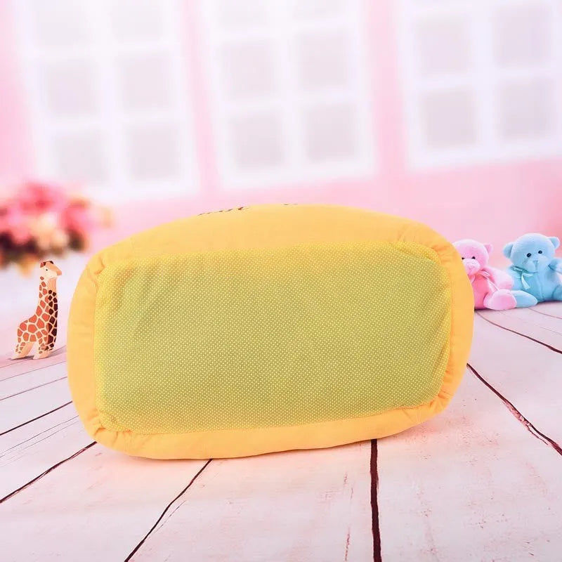 Hot dog shaped pet bed with flannelette mat, jean cloth sides, and anti-slip base for dogs and cats.