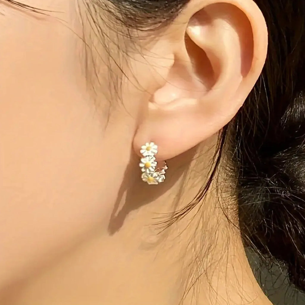 White daisy flower ring earrings with electroplated copper and platinum gemstone details