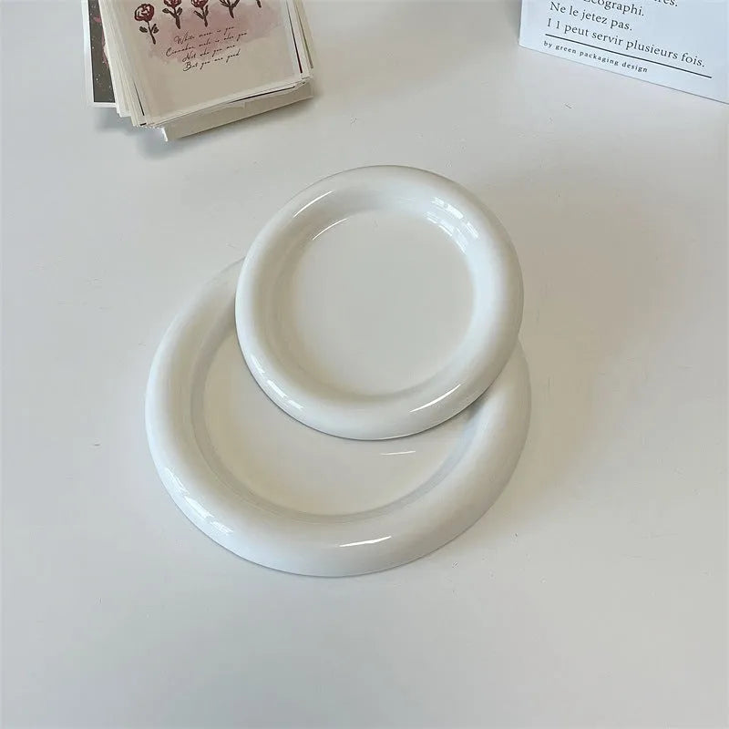 White porcelain plate with ins style doodle or bear toot pattern, shown in 15cm and 20cm sizes.