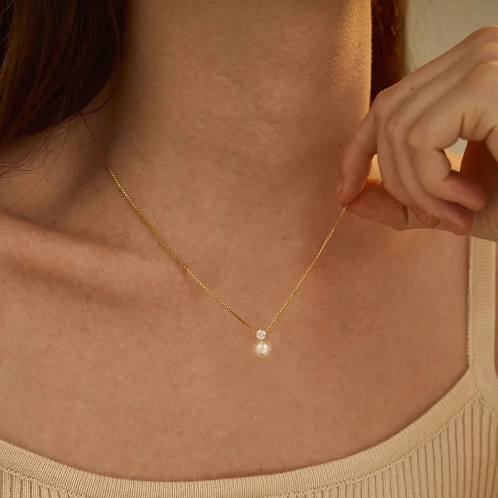 Stainless steel pearl zircon necklace with box chain in gold or steel colour options
