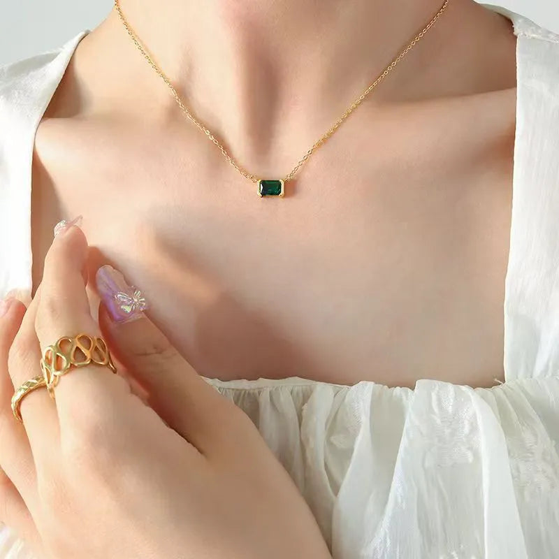 Women's gold geometric quadrilateral pendant necklace on 45cm chain