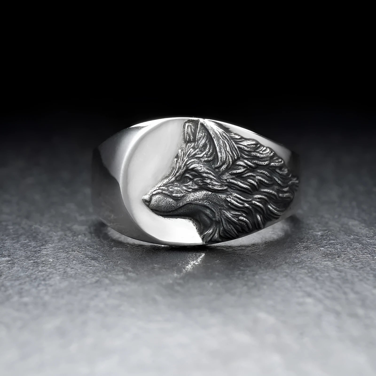 Silver geometric wolf head men's ring with retro European American style on size chart