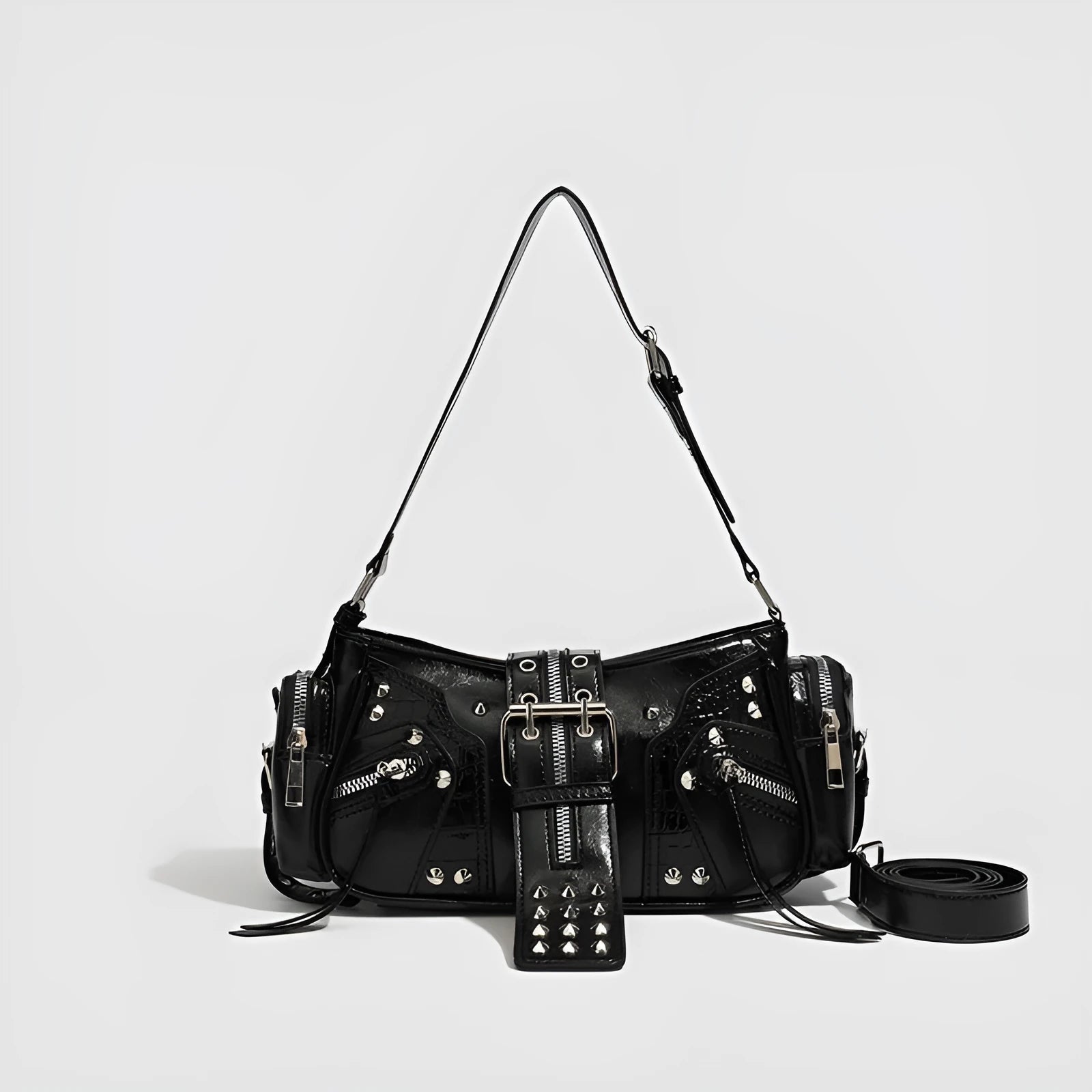 Black dumpling-shaped retro handbag with oil wax leather and multiple organisational compartments