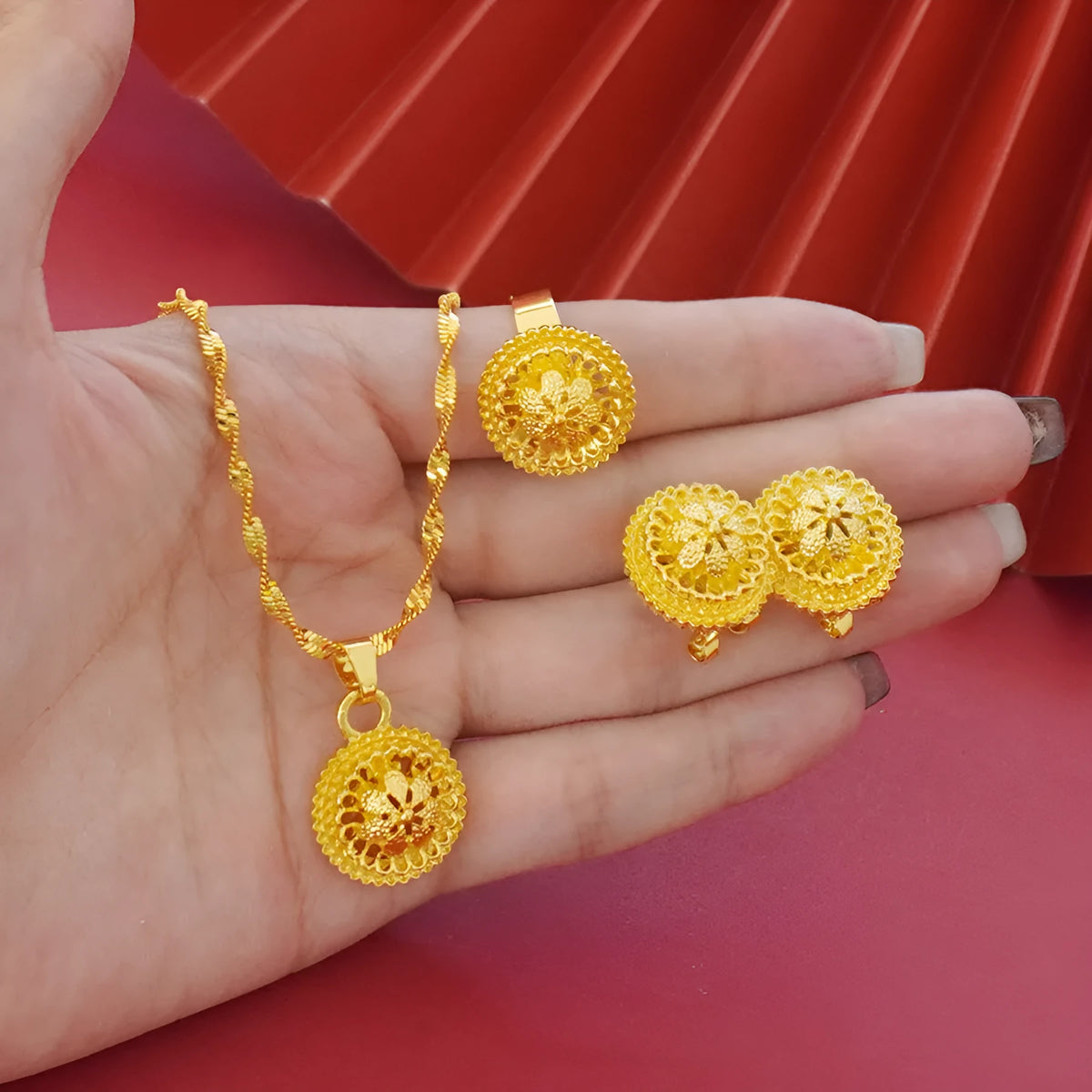 Flower design gold-plated three-piece jewellery suit with water wave chain necklace, earrings and ring