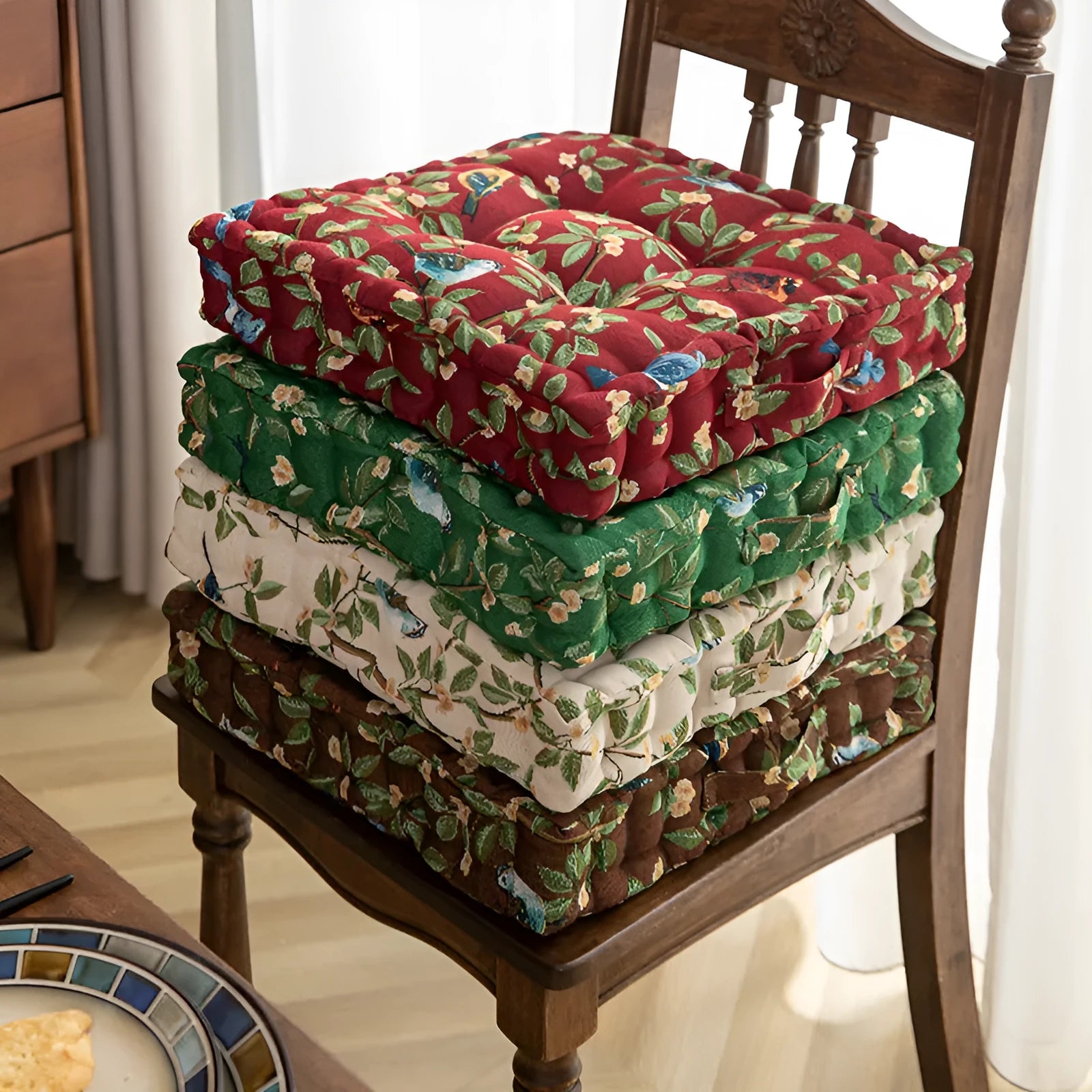 American dining chair cushion with thick PP cotton filling measuring 40×40×8cm