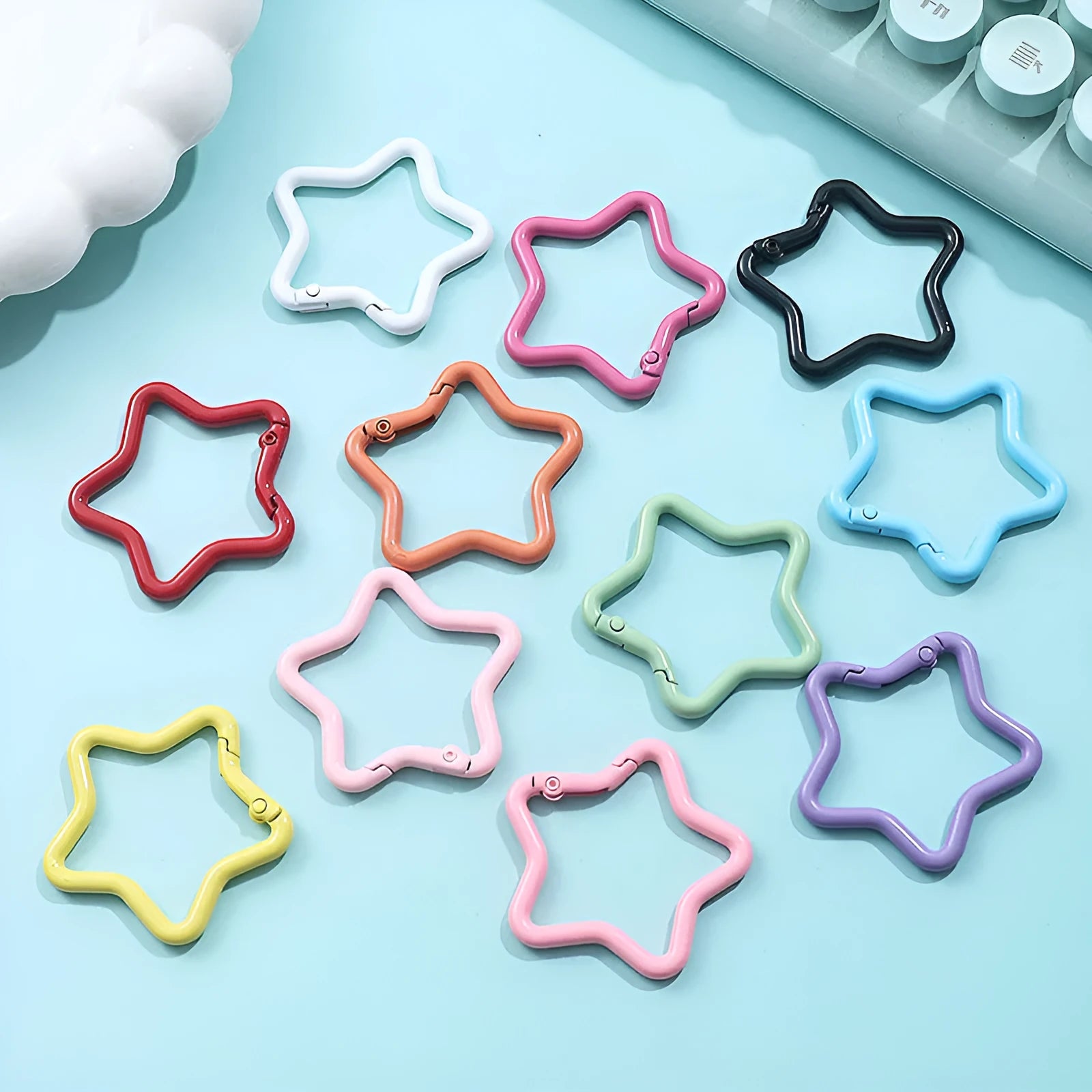 Zinc alloy five-pointed star keychain in selected colour for backpack decoration