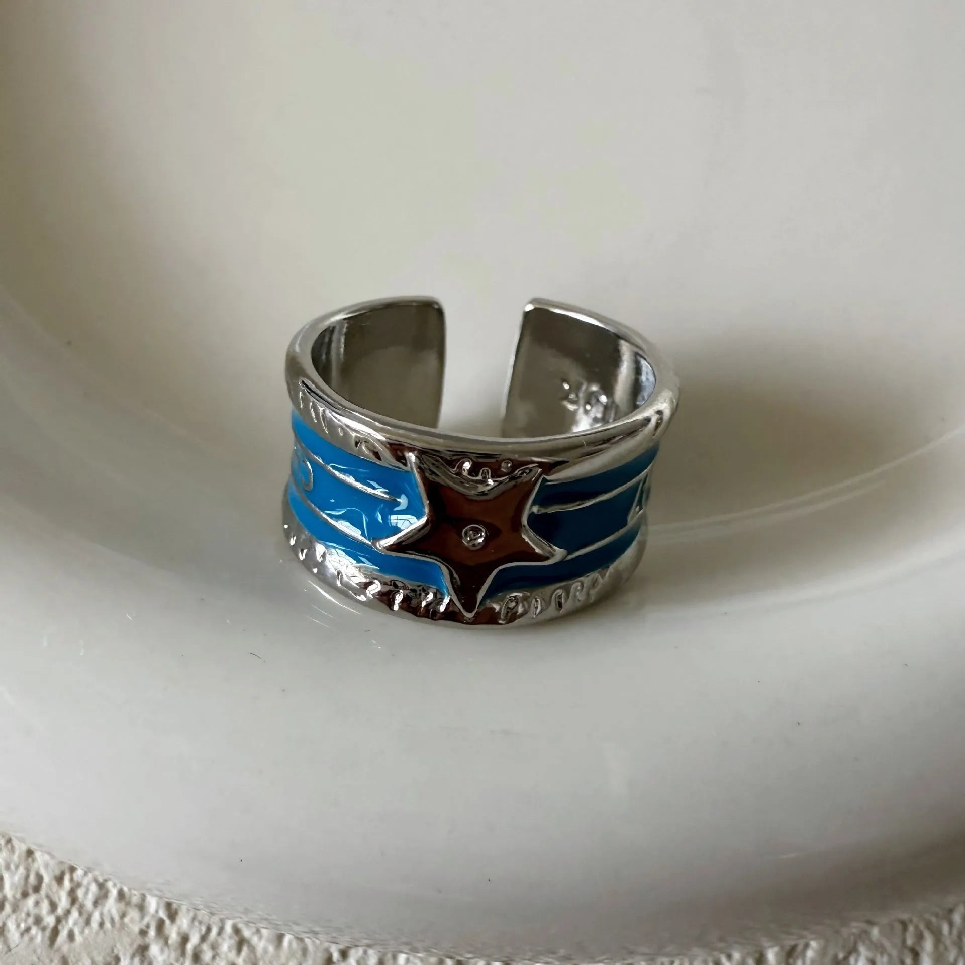 Retro distressed geometric copper ring with adjustable sizing in four colour options