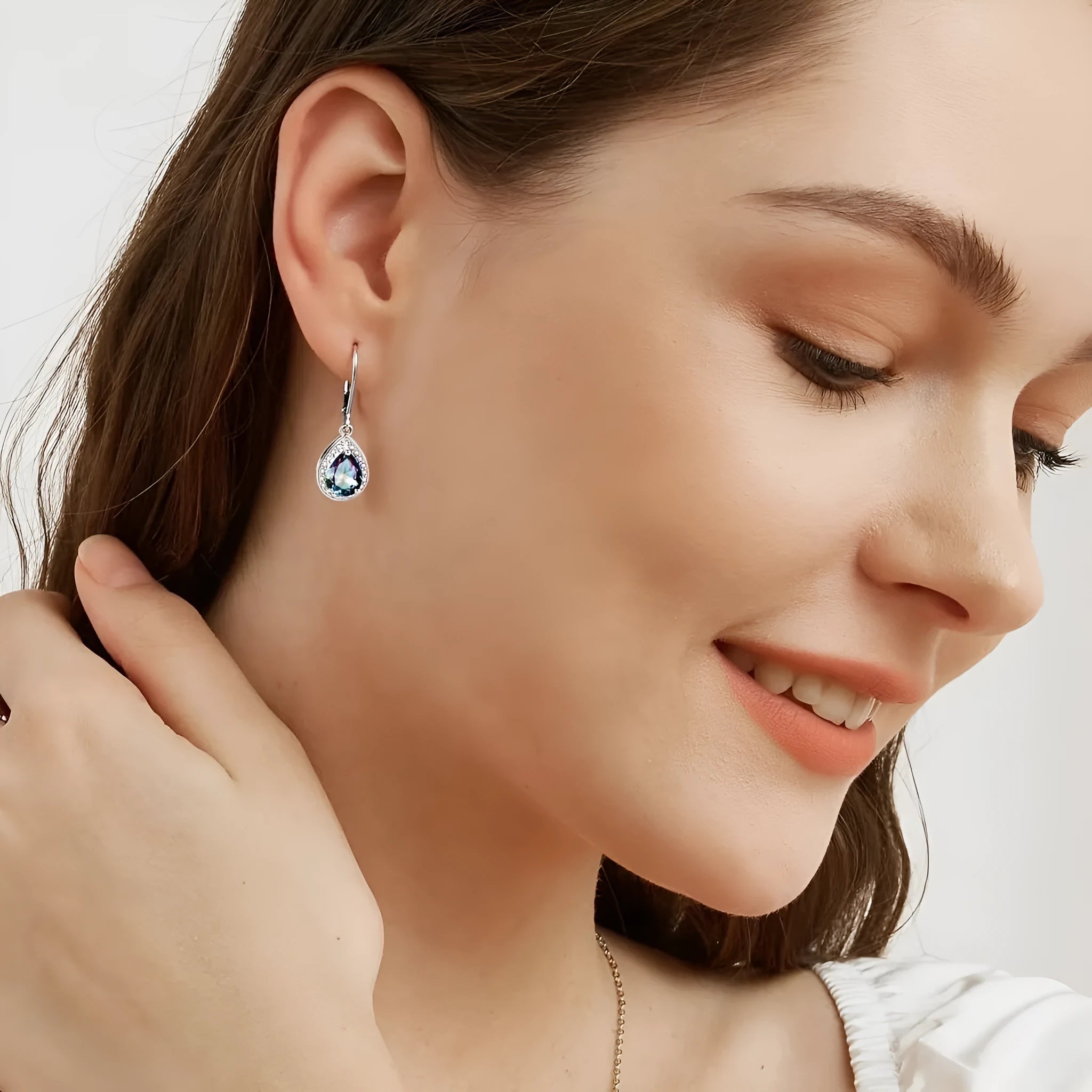 Platinum zinc alloy earrings with a coloured water drop stone in simple style