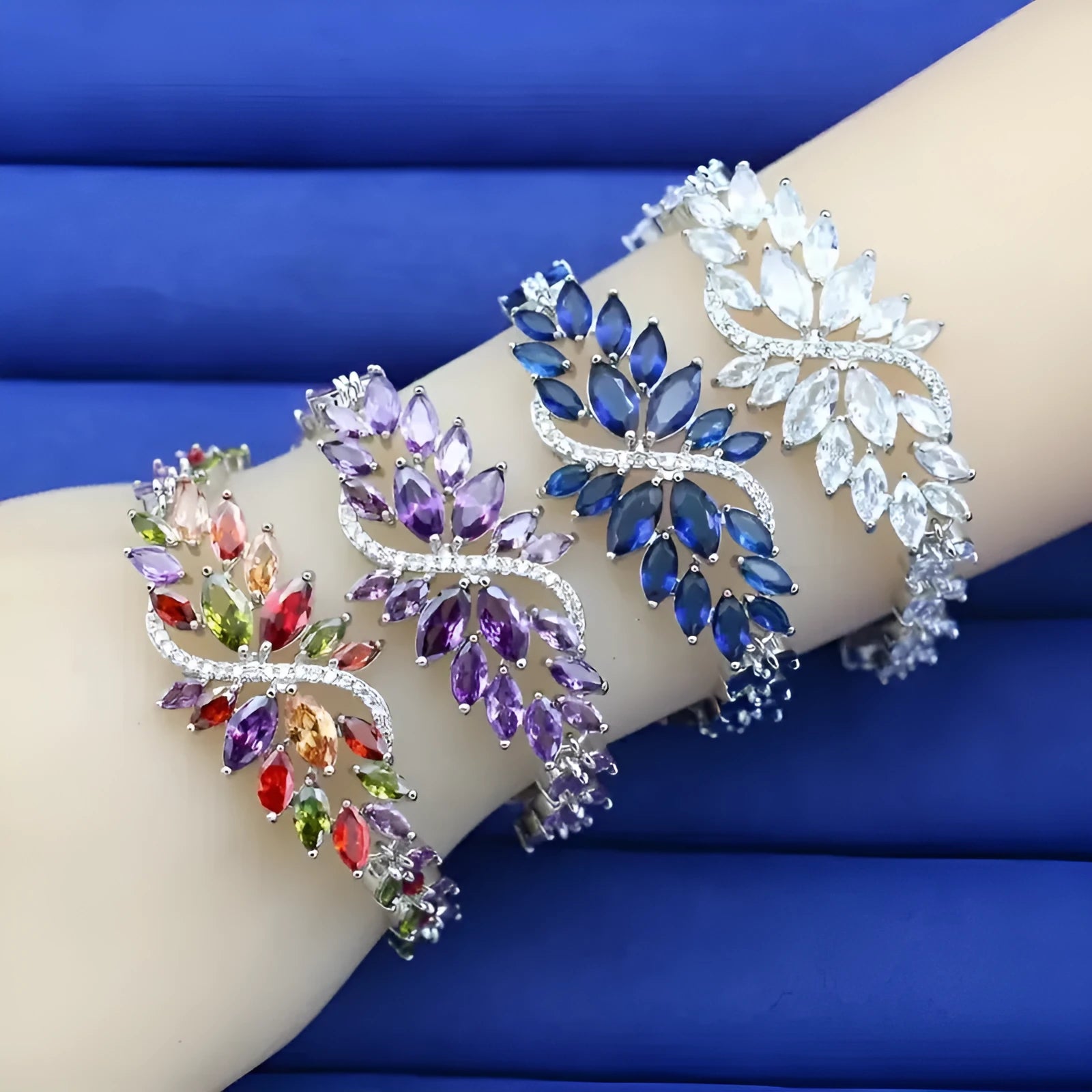 Heavy industry style women's bracelet with gold electroplating, zircon inlays, and ice flower patterns