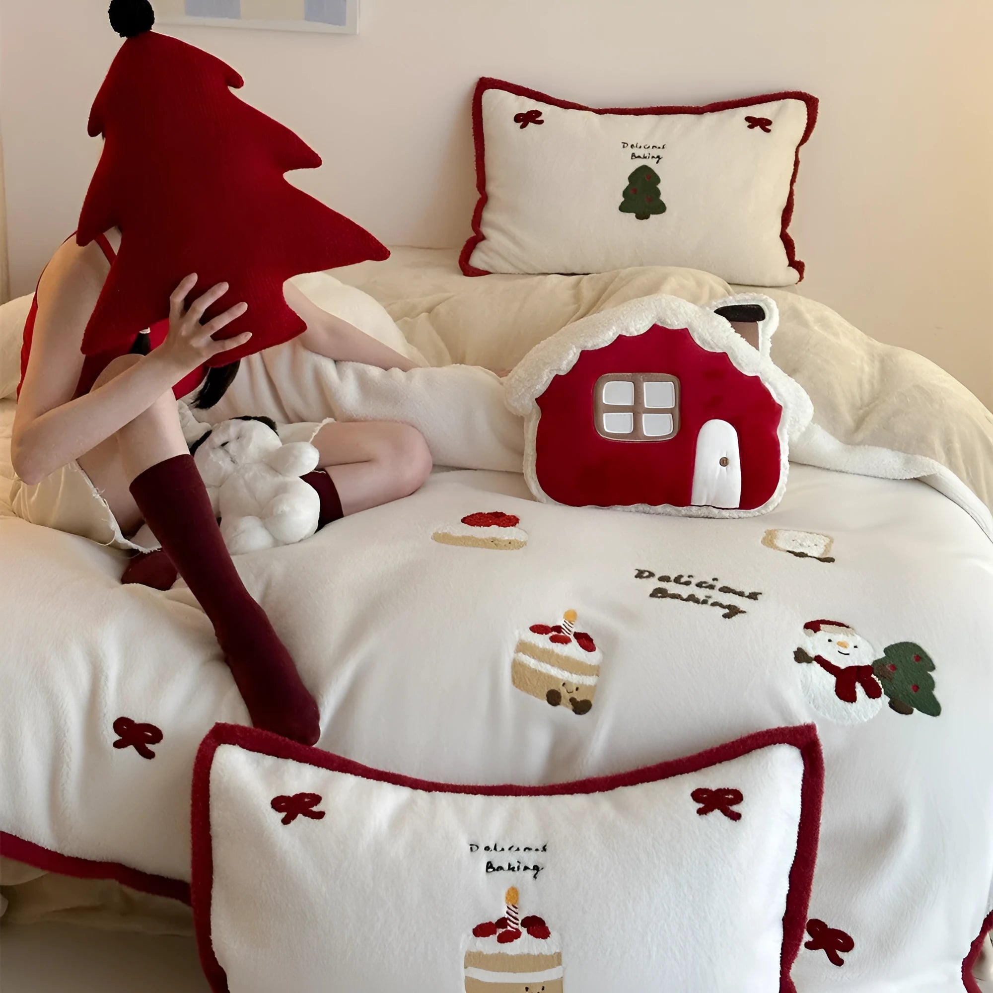 Cartoon heart pattern winter bedding four-piece set with quilt cover, bed sheet, and pillowcases