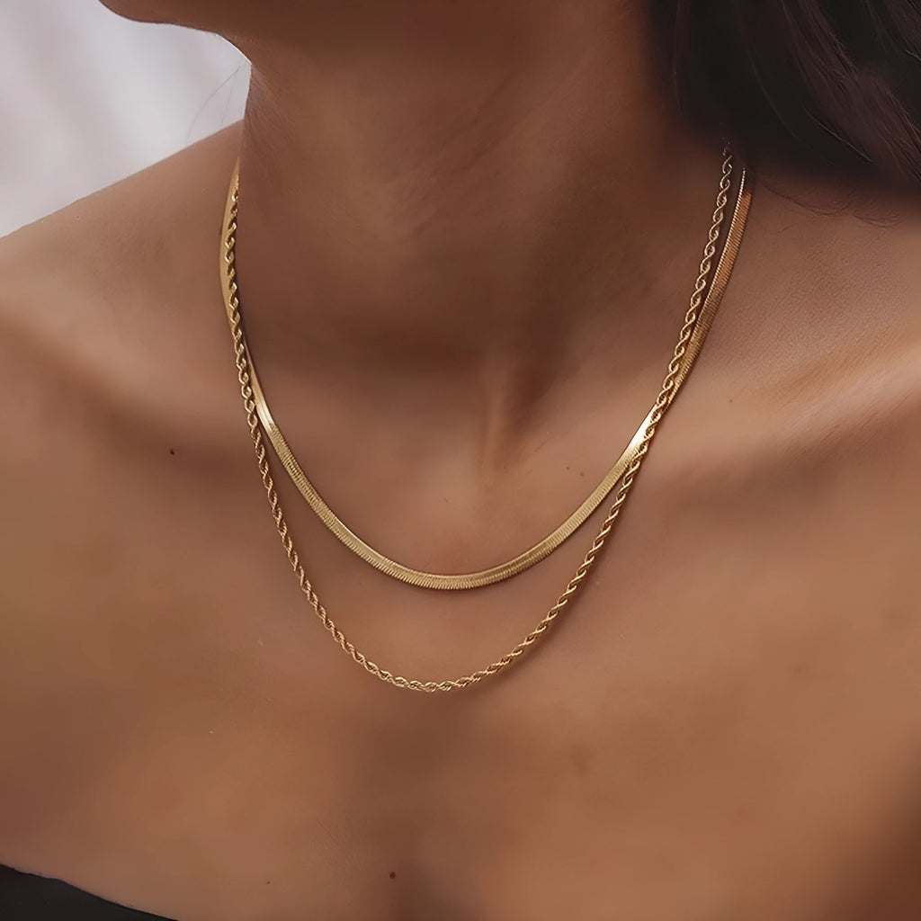 Retro double-layer twist necklace with geometric pendant and adjustable snake bone chain