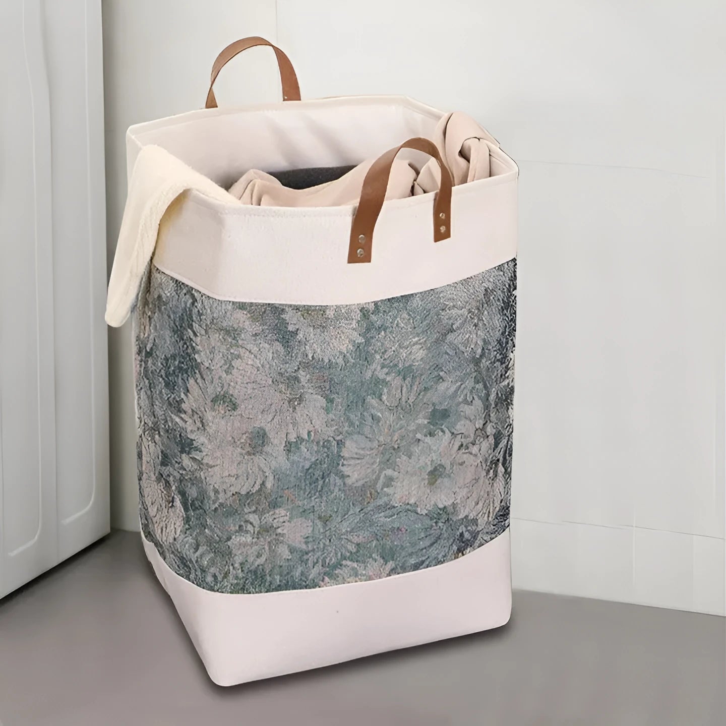 Fabric storage bag measuring 35x35x55cm in a colourful bear pattern design.