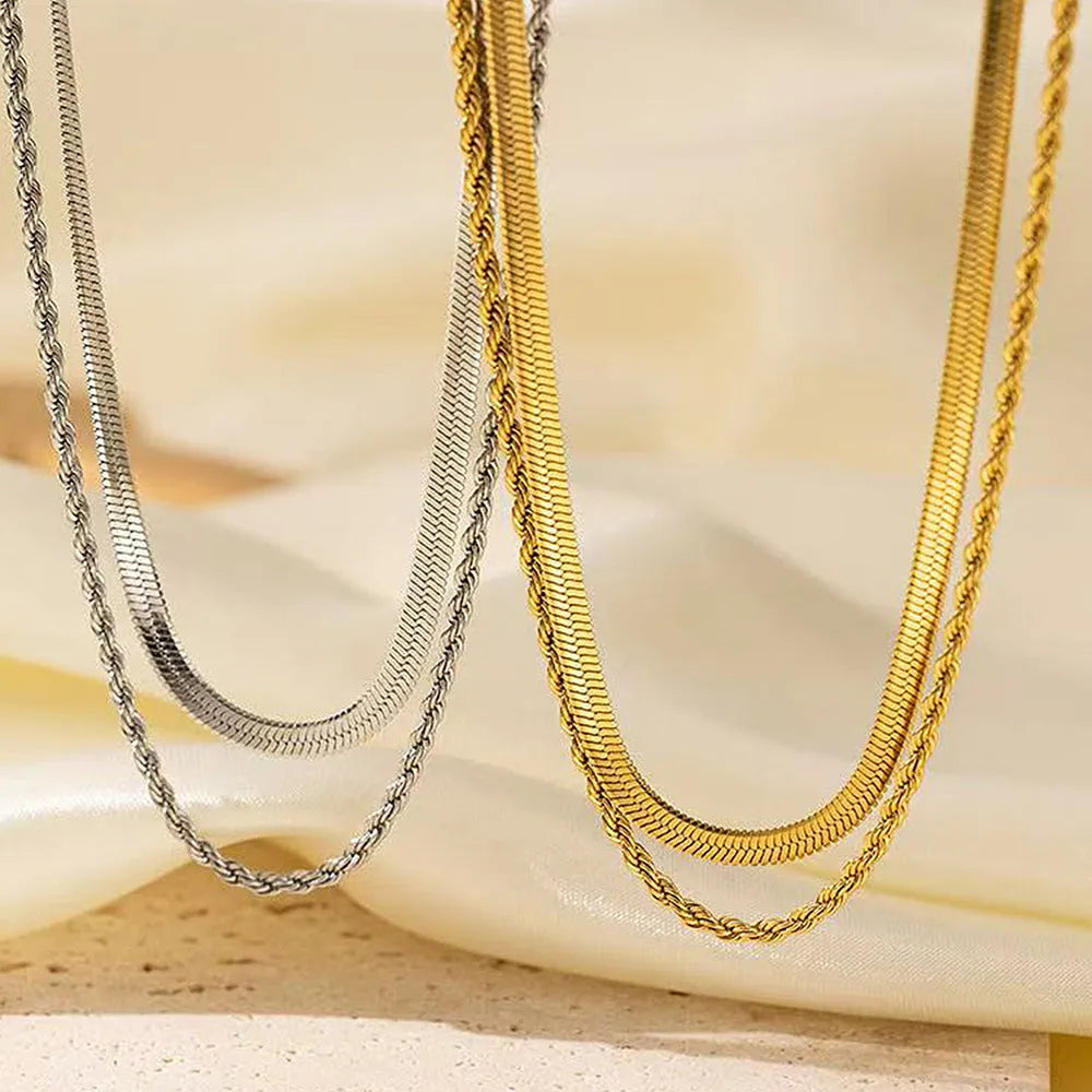 Retro double-layer twist necklace with geometric pendant and adjustable snake bone chain