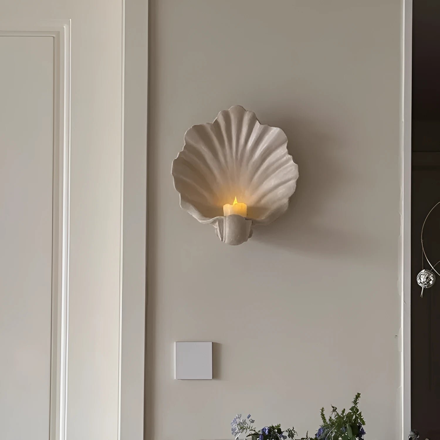 White resin simulation shell fruit plate decorative ornament with realistic seashell shape