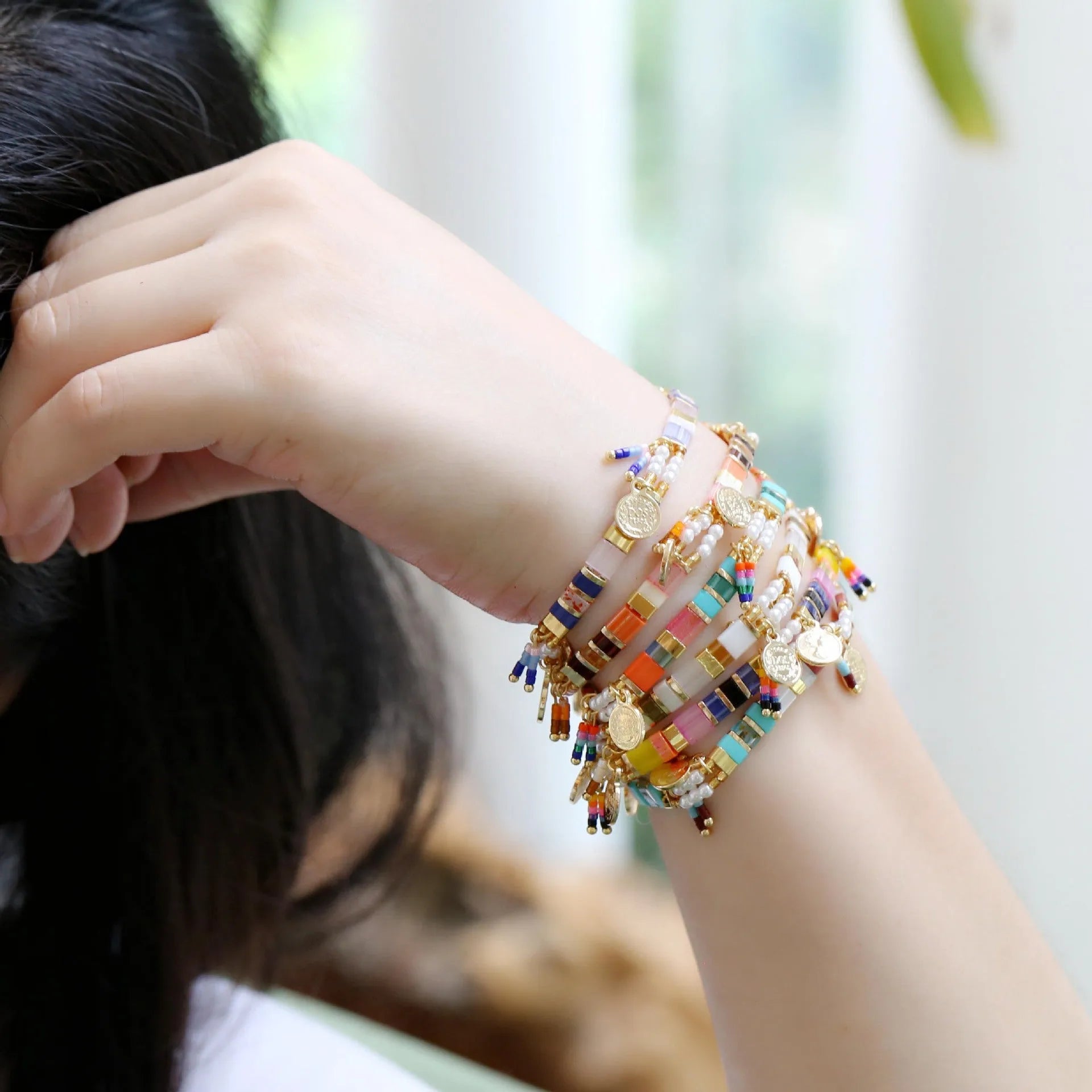 Women's manual imitation pearl bead bracelet in European and American glass coloured design