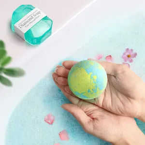 Blue Lady Aromatherapy Candle Bath Hand Gift Suit in modern simplicity box, 21x21x10cm, three blue colour options