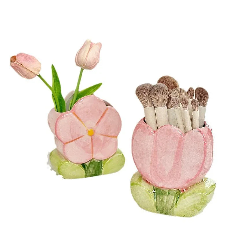 Ceramic floral pattern storage box for pens measuring 11.8x5.8x10cm