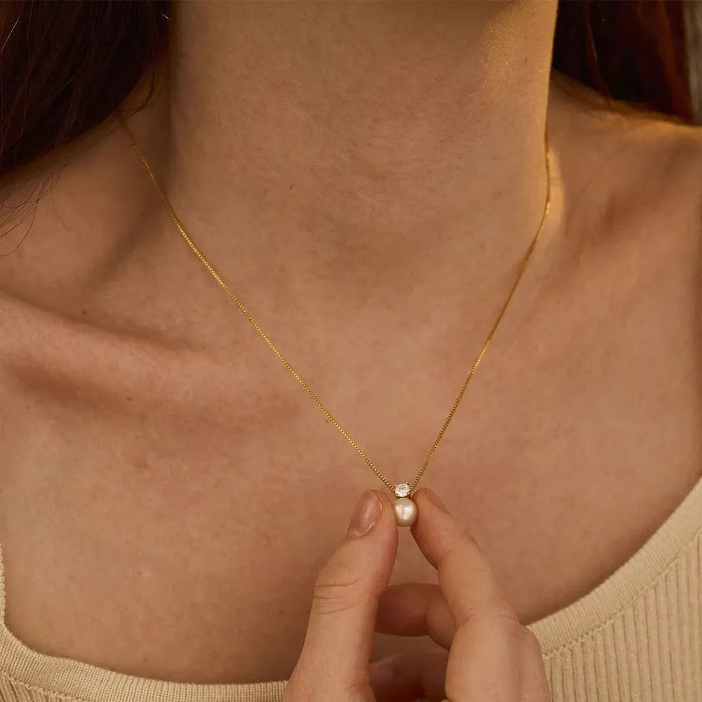 Stainless steel pearl zircon necklace with box chain in gold or steel colour options