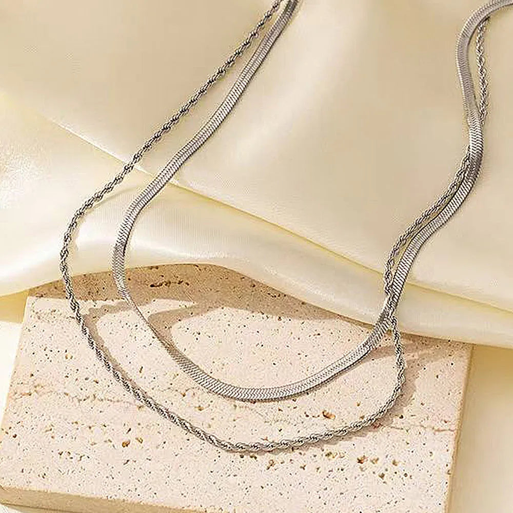Retro double-layer twist necklace with geometric pendant and adjustable snake bone chain