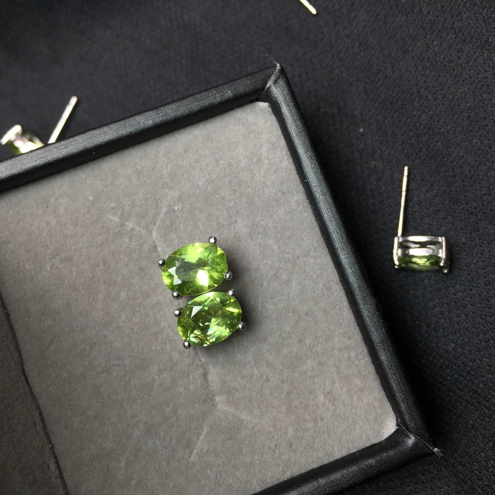 Grass green natural olivine stud earrings in S925 sterling silver with 6×8mm elliptical stones