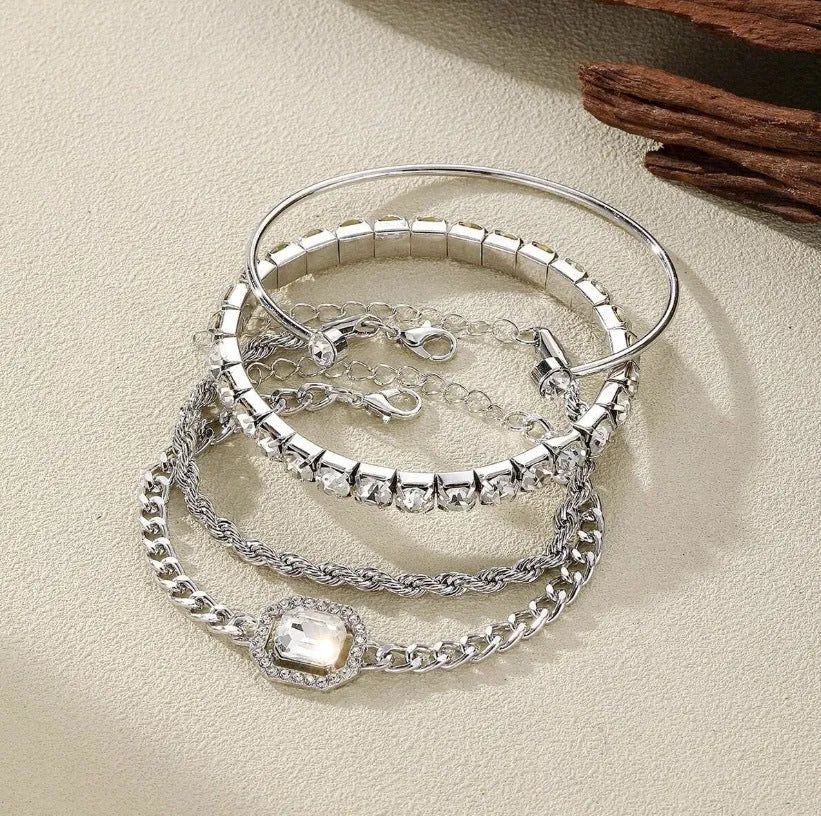 Women's retro geometric alloy jewellery set in gold or silver with necklace, earrings and bracelet