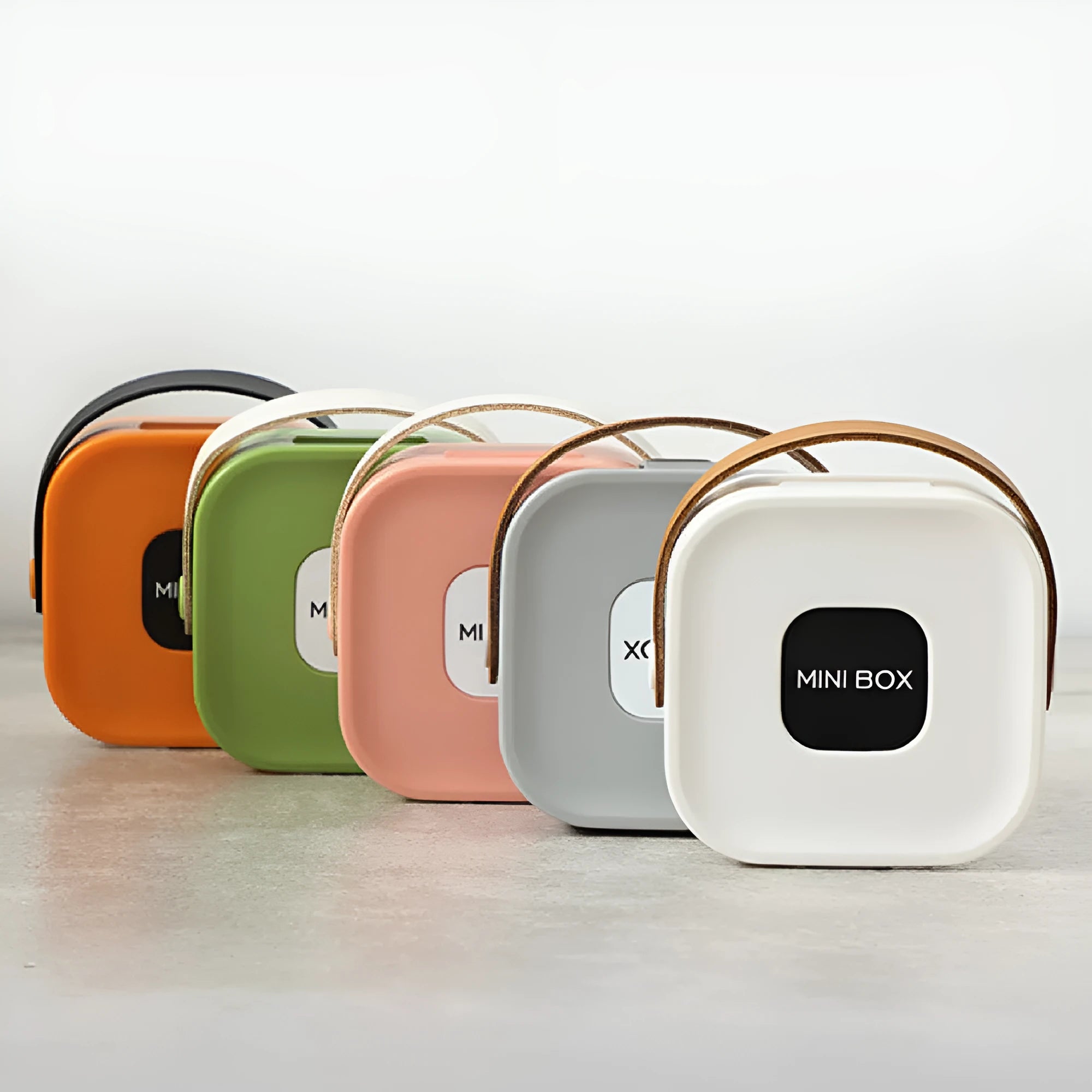 Medium portable storage box for data cables and Bluetooth headsets in Nordic White colour