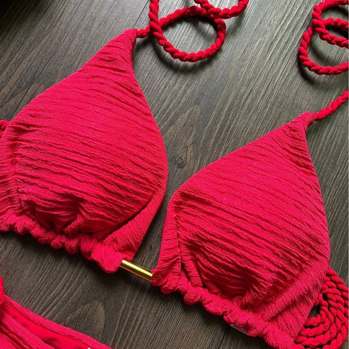 Women's braided rope bikini suit in solid colour, cotton lined, for swimming and wading.