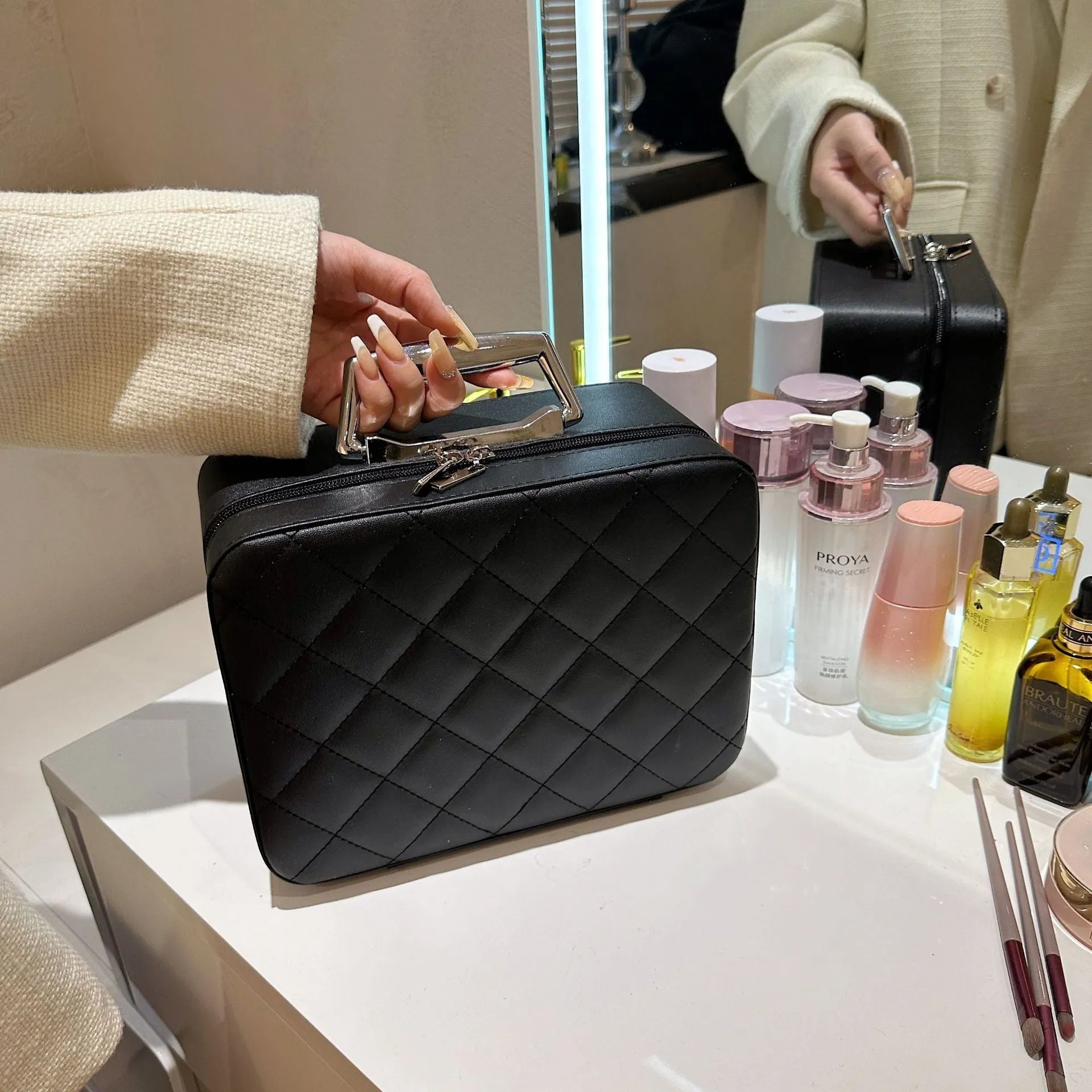 Rhombus-embroidery design cosmetic bag with handle and mirror, available in multiple colours, PU material, large capacity