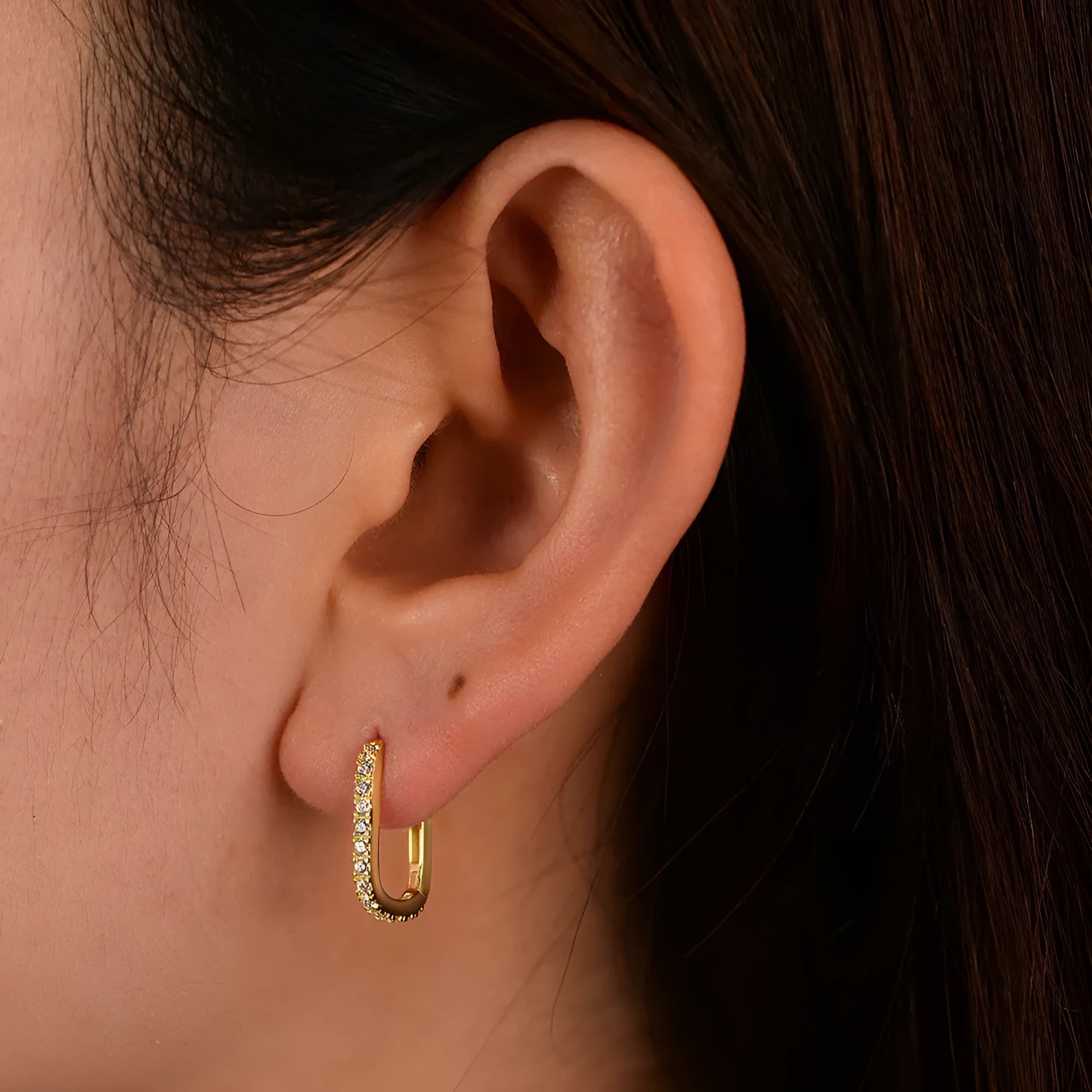 S925 sterling silver oval zircon ear clips with geometric design in white finish
