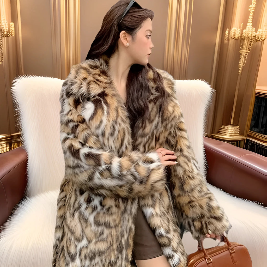 Street fashion faux fur coat with fur collar and pockets in artificial fur fabric