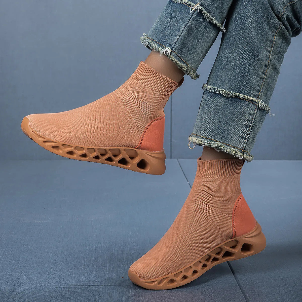 Women's low-top mesh casual shoes in terracotta warriors colour with slip-on design