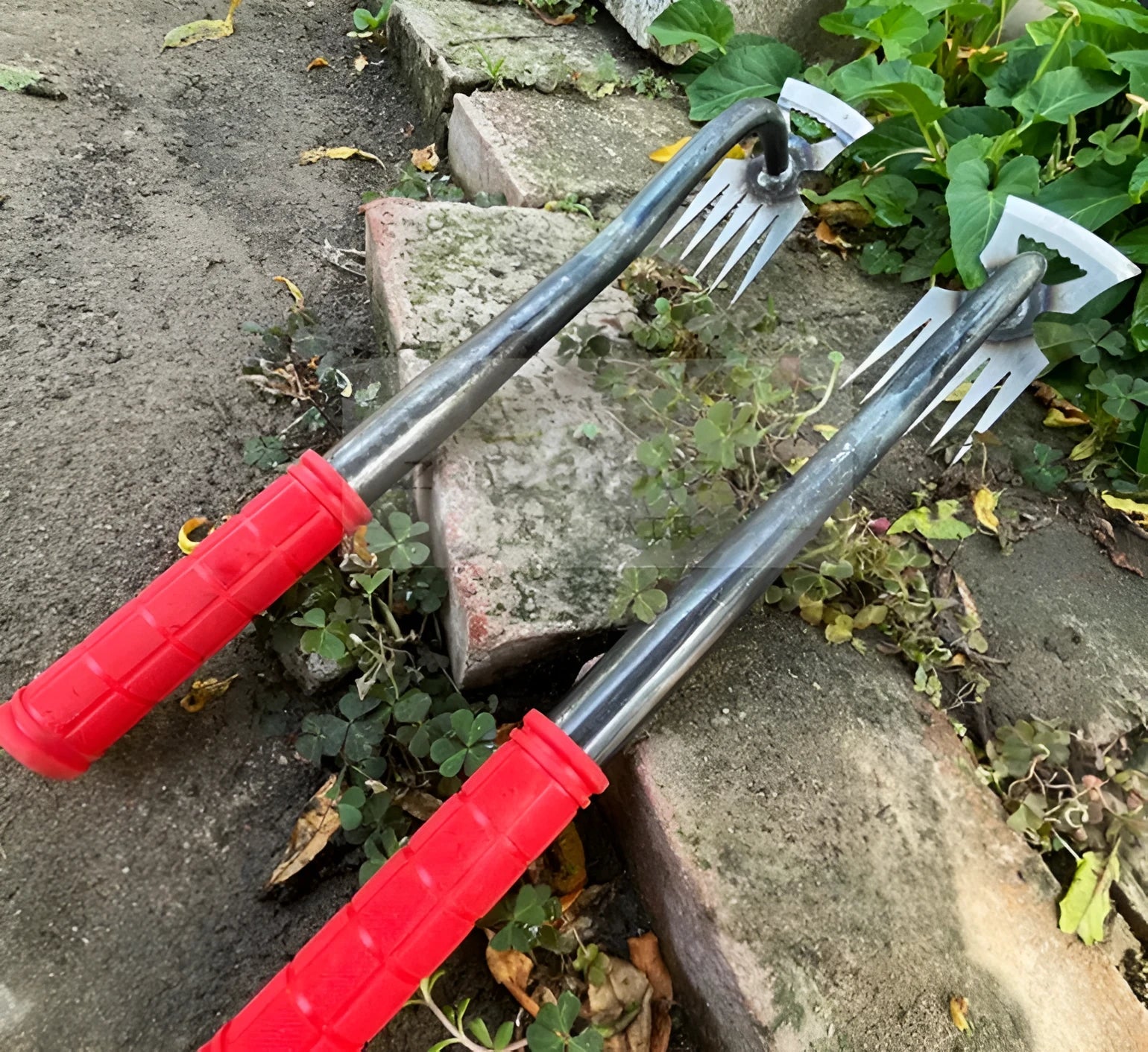 Alloy steel dual-purpose garden hoe rake tool with multiple tooth configuration options