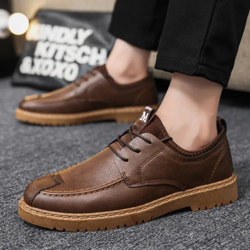 Men's casual lace-up low top shoes in brown and black with artificial PU upper and round toe
